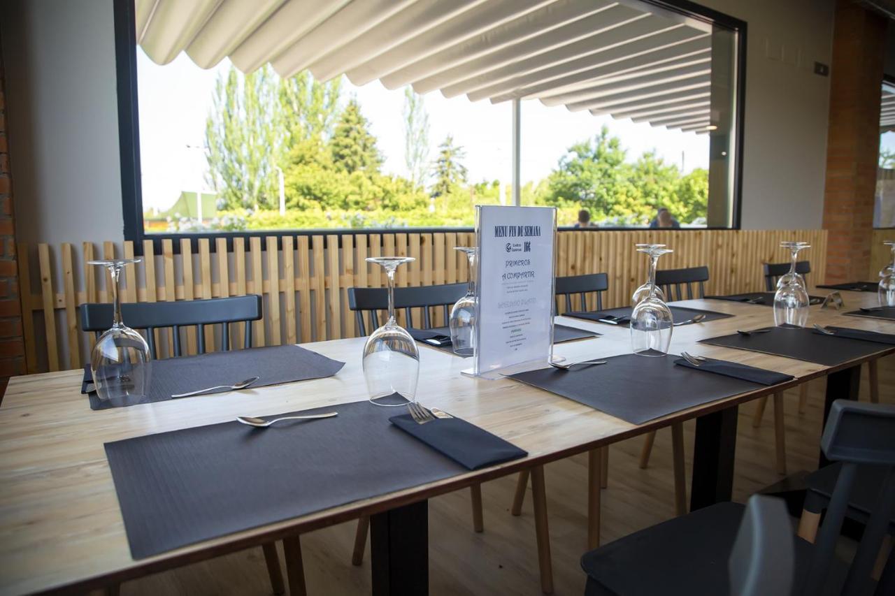 Hostal Restaurante Cuatro Caminos Cubillos del Sil Eksteriør bilde