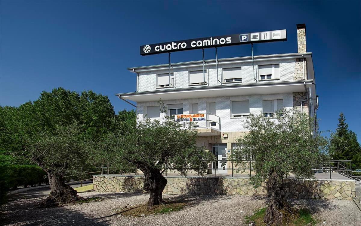 Hostal Restaurante Cuatro Caminos Cubillos del Sil Eksteriør bilde